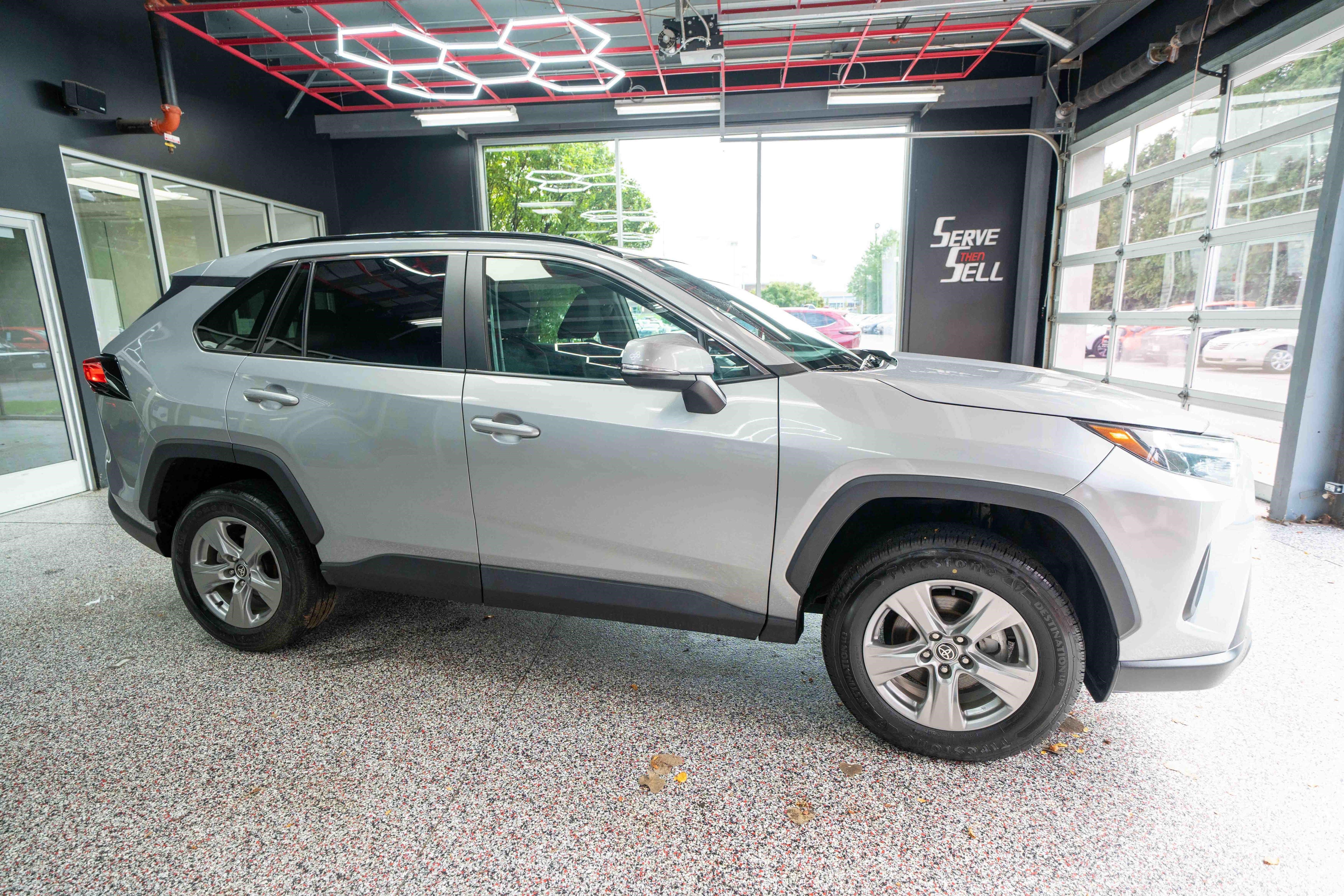 Used 2022 Toyota RAV4 XLE w/ Convenience Package AWD/4WD image 5