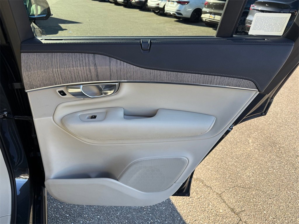 Used 2022 Volvo XC90 T8 Inscription w/ Advanced Package image 34