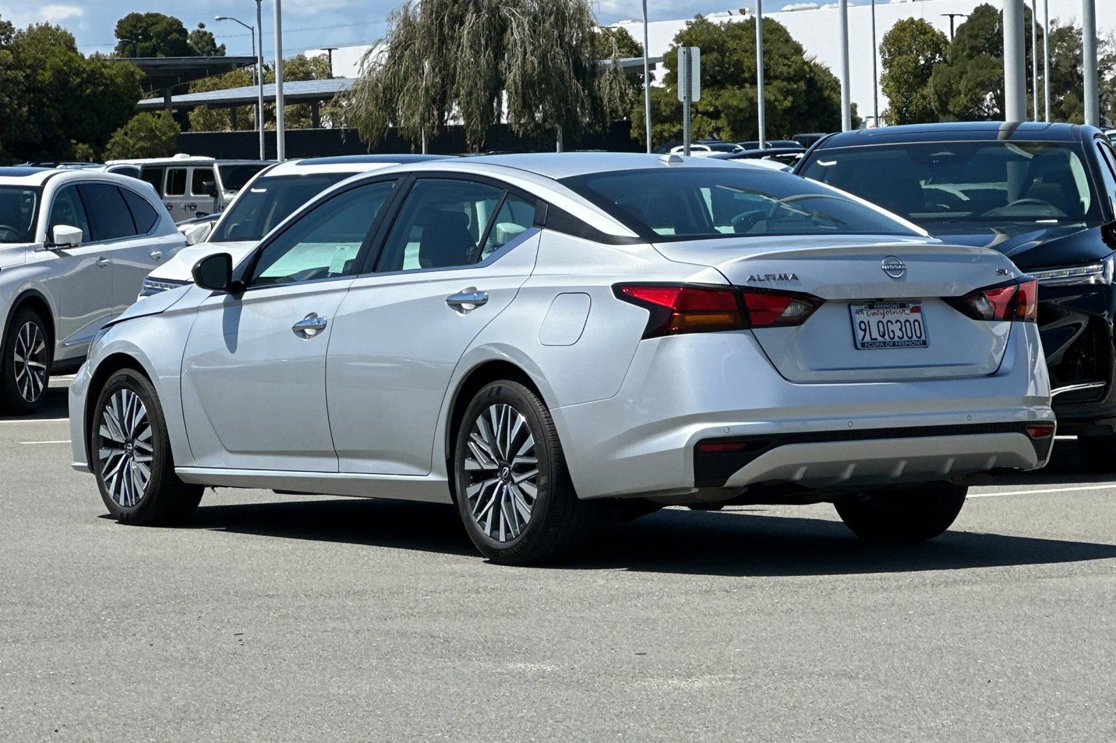Used 2024 Nissan Altima 2.5 SV FWD image 4