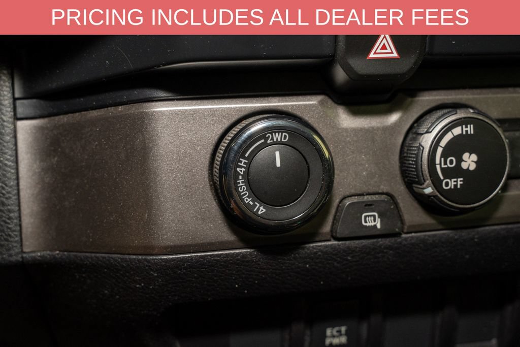 Used 2021 Toyota Tacoma SR5 w/ SR5 Appearance Package (SM) AWD/4WD image 13