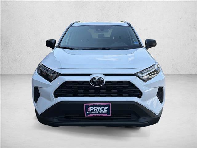 Used 2025 Toyota RAV4 LE AWD/4WD image 2