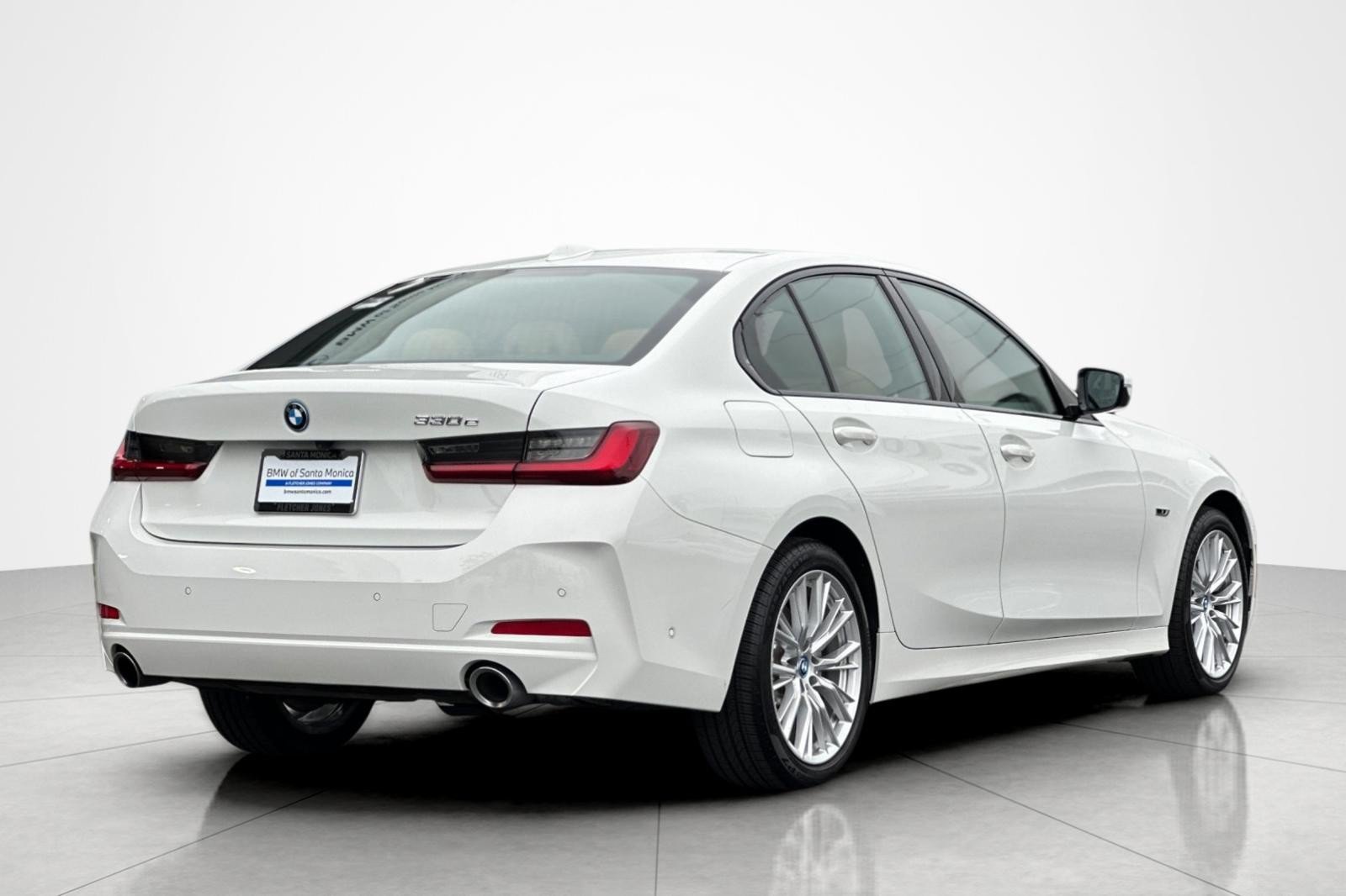 Used 2023 BMW 330e w/ Premium Package RWD image 5