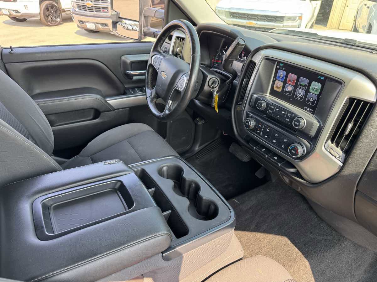 Used 2018 Chevrolet Silverado 1500 LT w/ Trailering Package AWD/4WD image 18