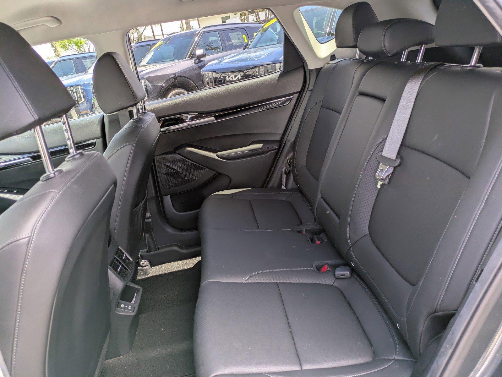 Certified 2024 Kia Seltos EX FWD image 11