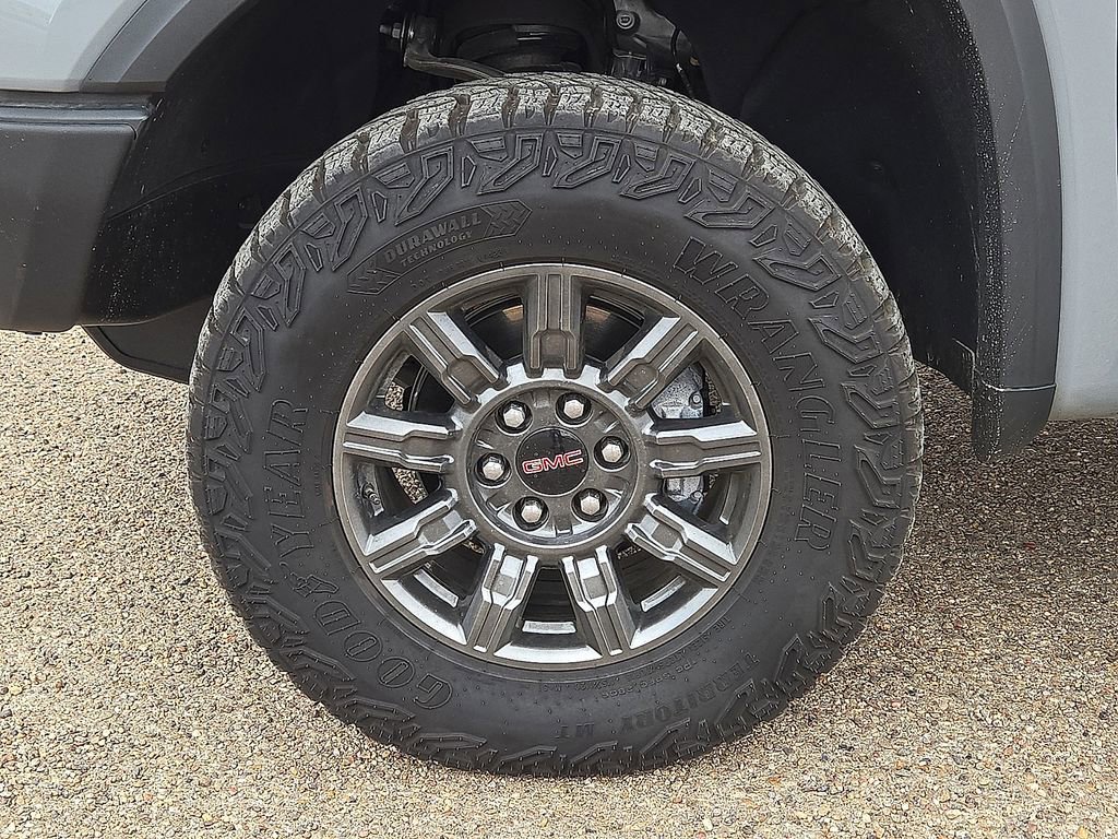 Used 2024 GMC Sierra 1500 AT4X image 10