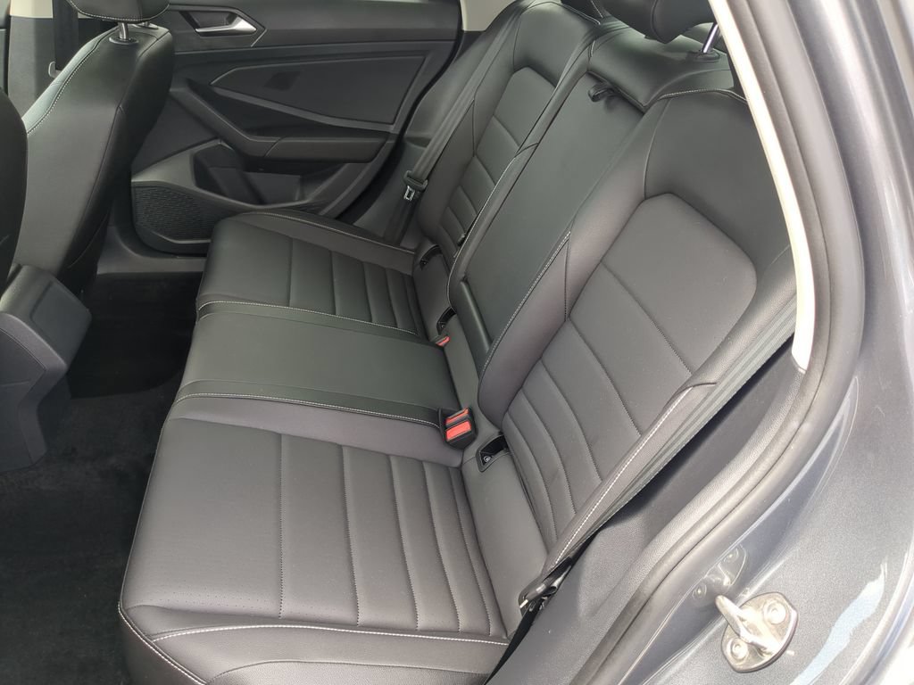 Used 2024 Volkswagen Jetta SE w/ Panoramic Sunroof Package FWD image 17
