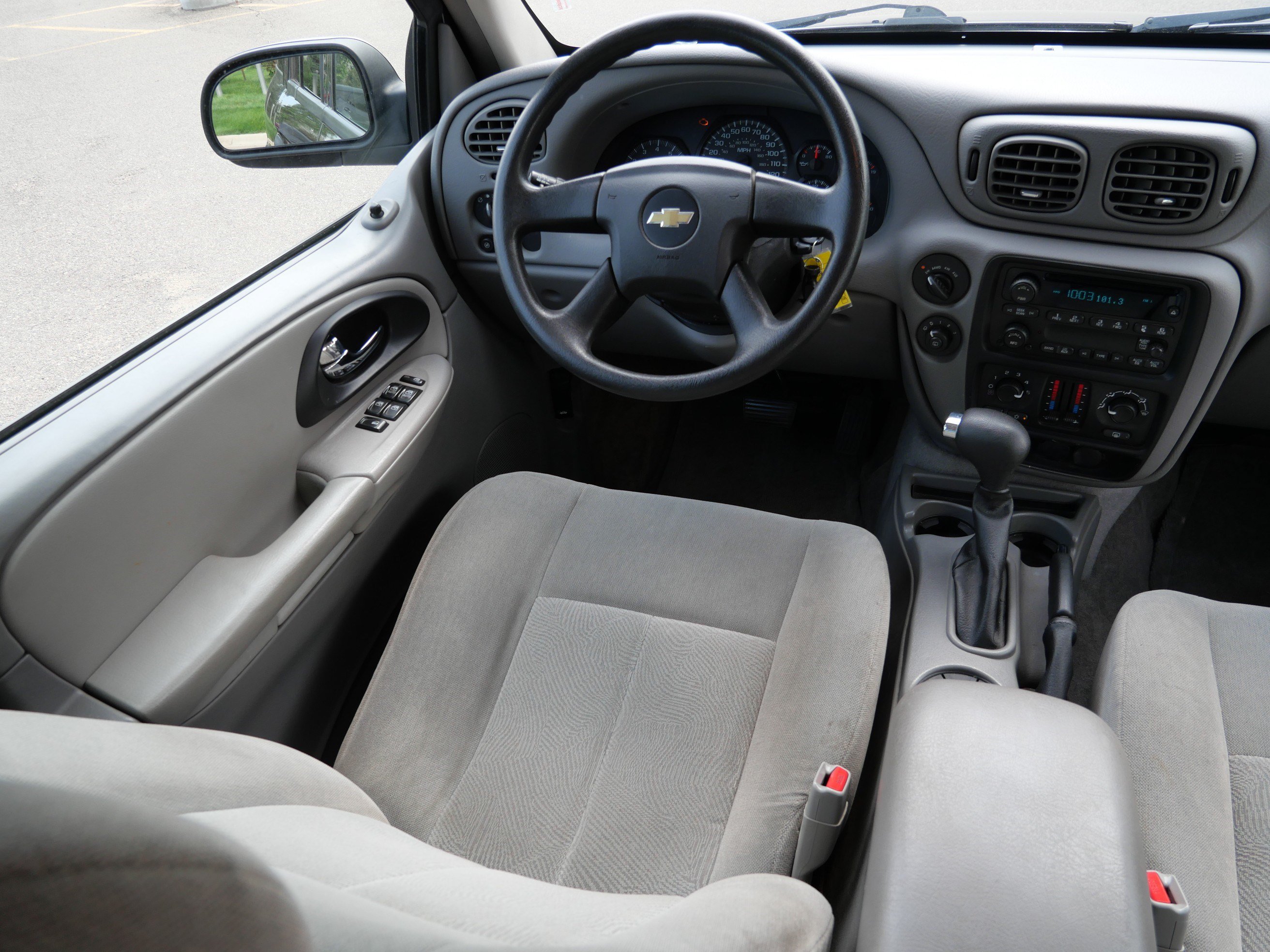 Used 2005 Chevrolet TrailBlazer LS w/ LS Preferred Equipment Group AWD/4WD image 9