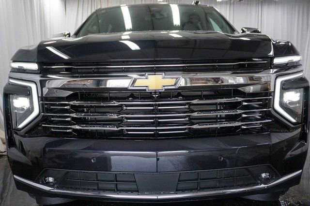 New 2026 Chevrolet Suburban Premier image 3