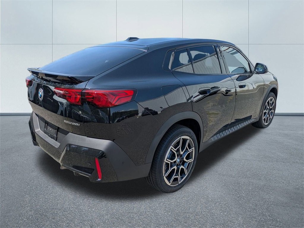 New 2025 BMW X2 xDrive28i w/ Convenience Package image 3