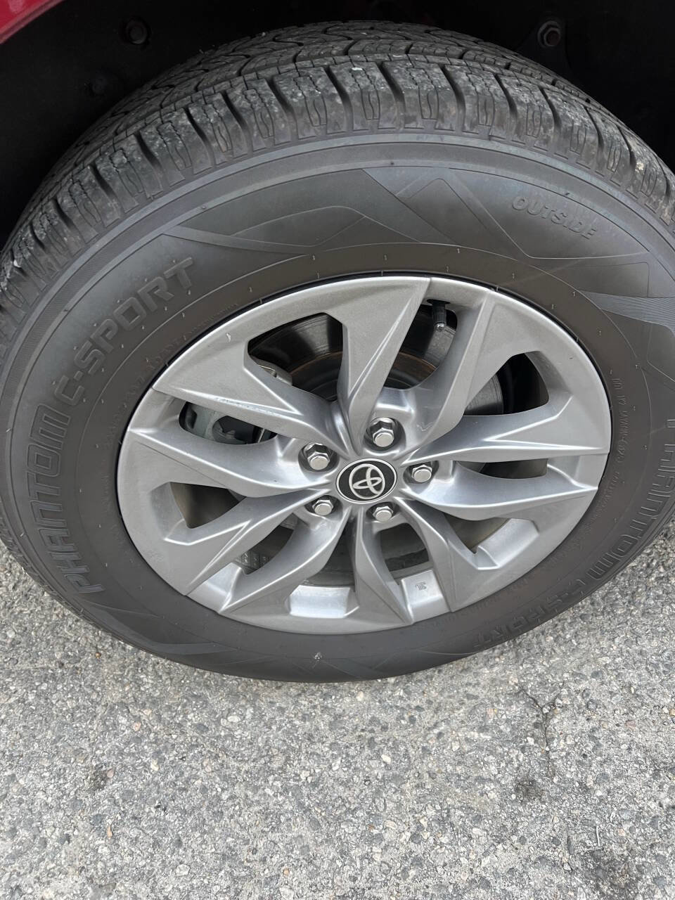 Used 2022 Toyota Sienna XLE image 19