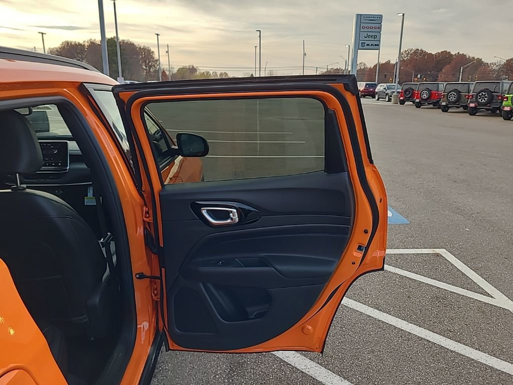 New 2026 Jeep Compass Latitude AWD/4WD image 29