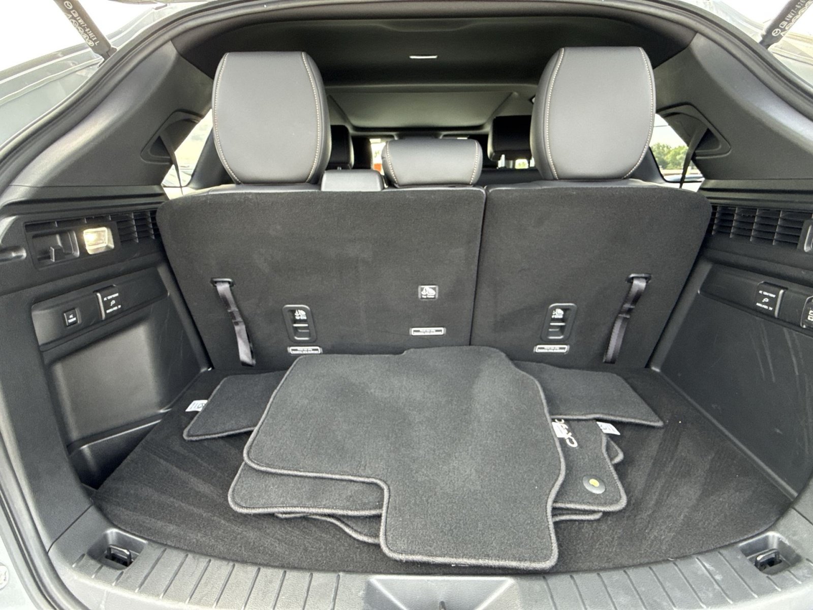 Used 2024 MAZDA CX-90 Plug-In Hybrid w/ Premium Plus AWD/4WD image 27