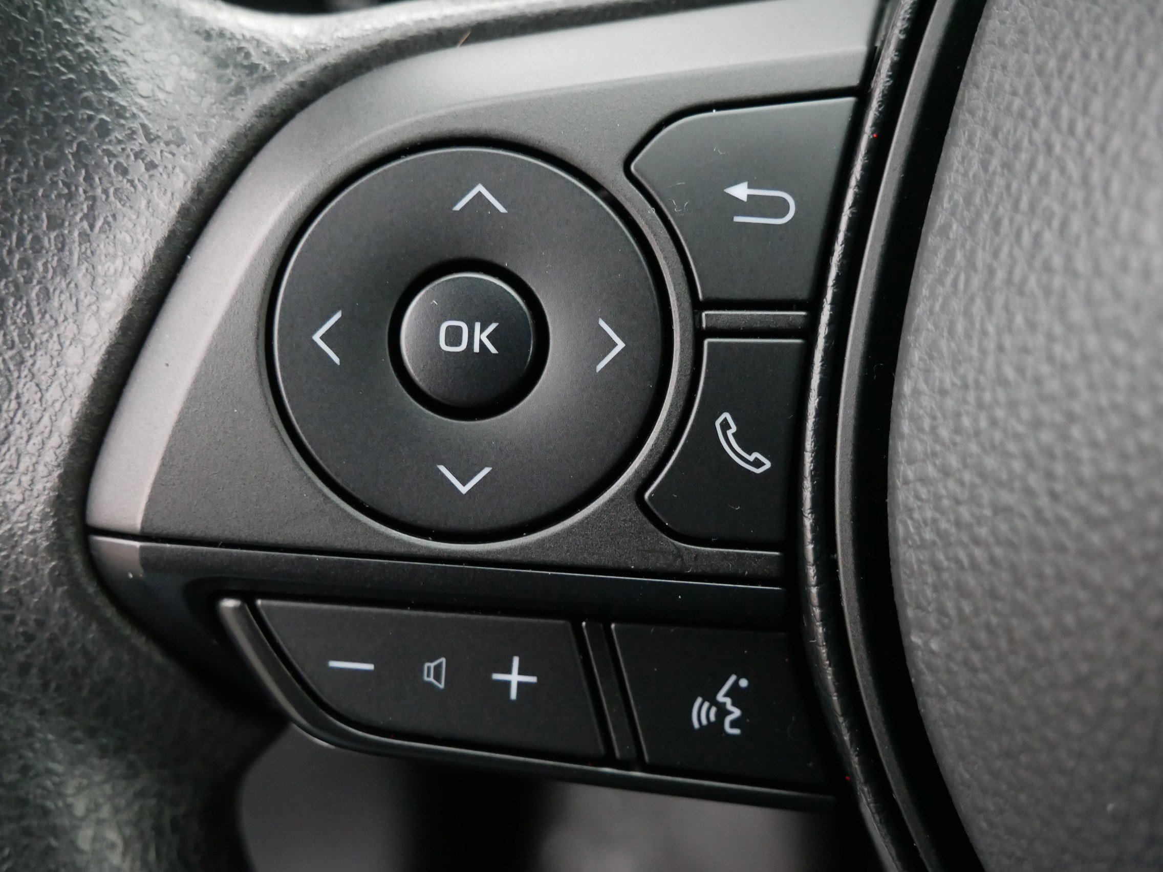 Used 2024 Toyota RAV4 XLE AWD/4WD image 27