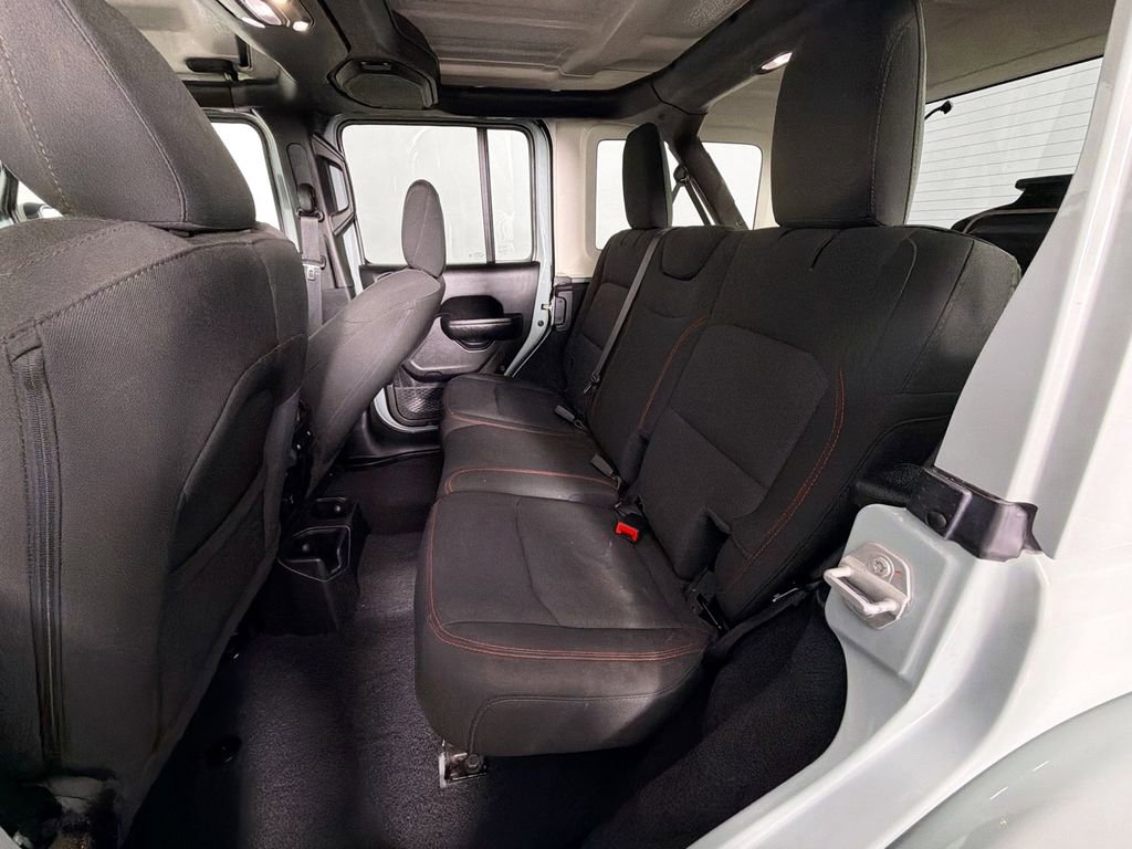 Used 2023 Jeep Wrangler Unlimited Rubicon w/ Cold Weather Group AWD/4WD image 25