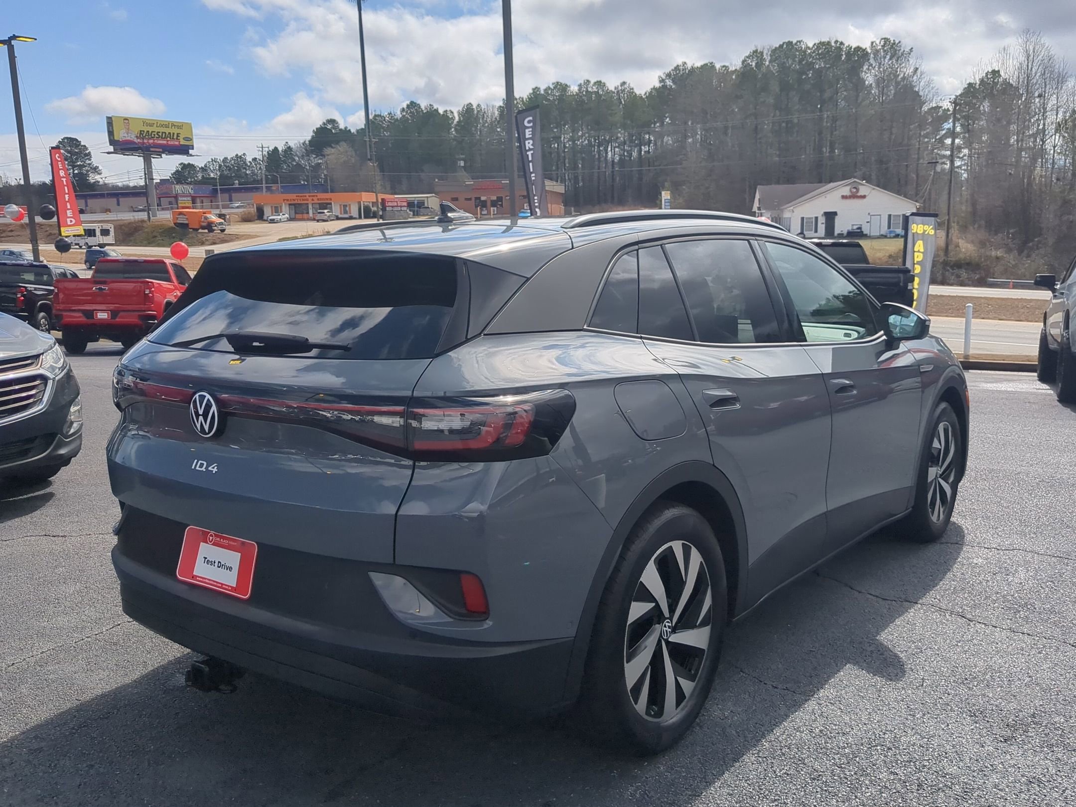 Used 2023 Volkswagen ID.4 Pro image 5