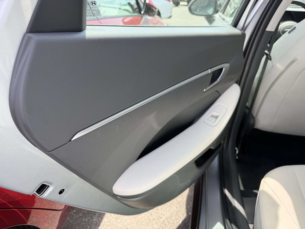 Used 2025 Hyundai Sonata SE FWD image 10