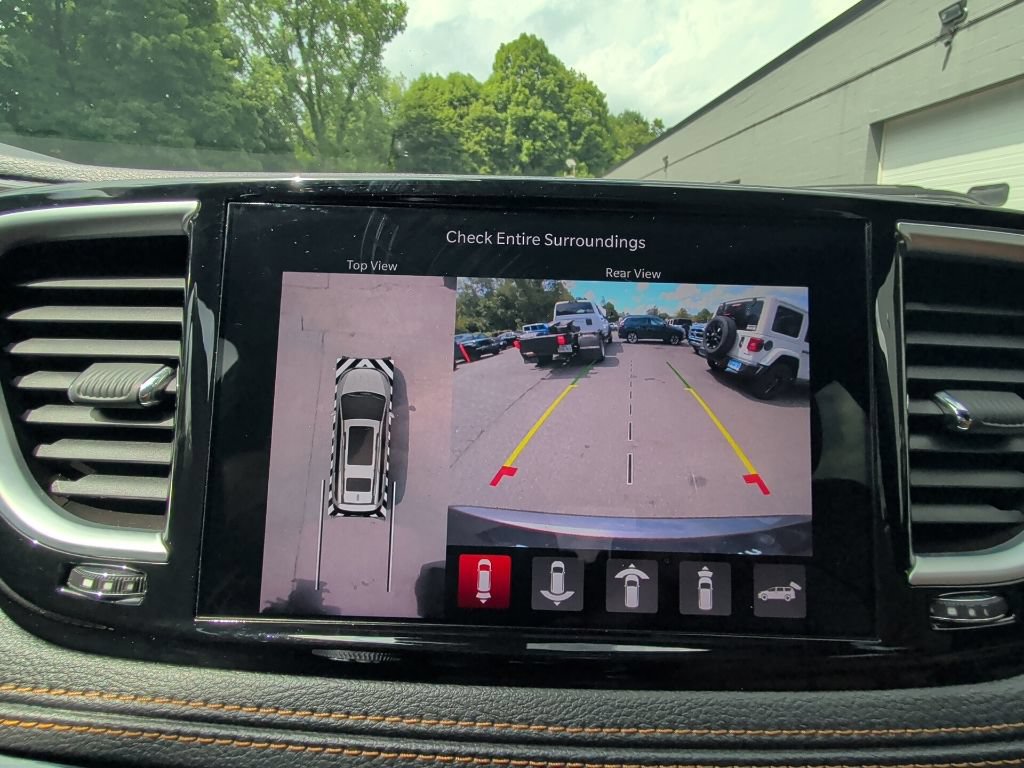 Used 2021 Chrysler Pacifica Pinnacle FWD image 24