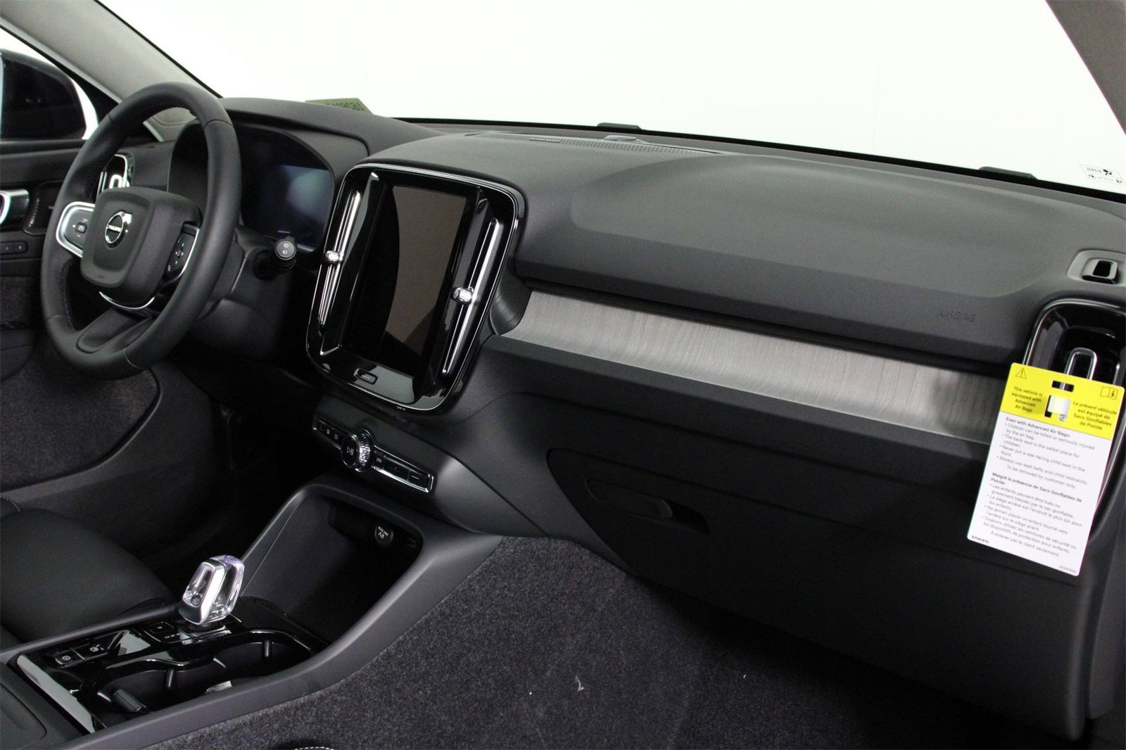 New 2026 Volvo XC40 B5 Ultra w/ Climate Package image 9