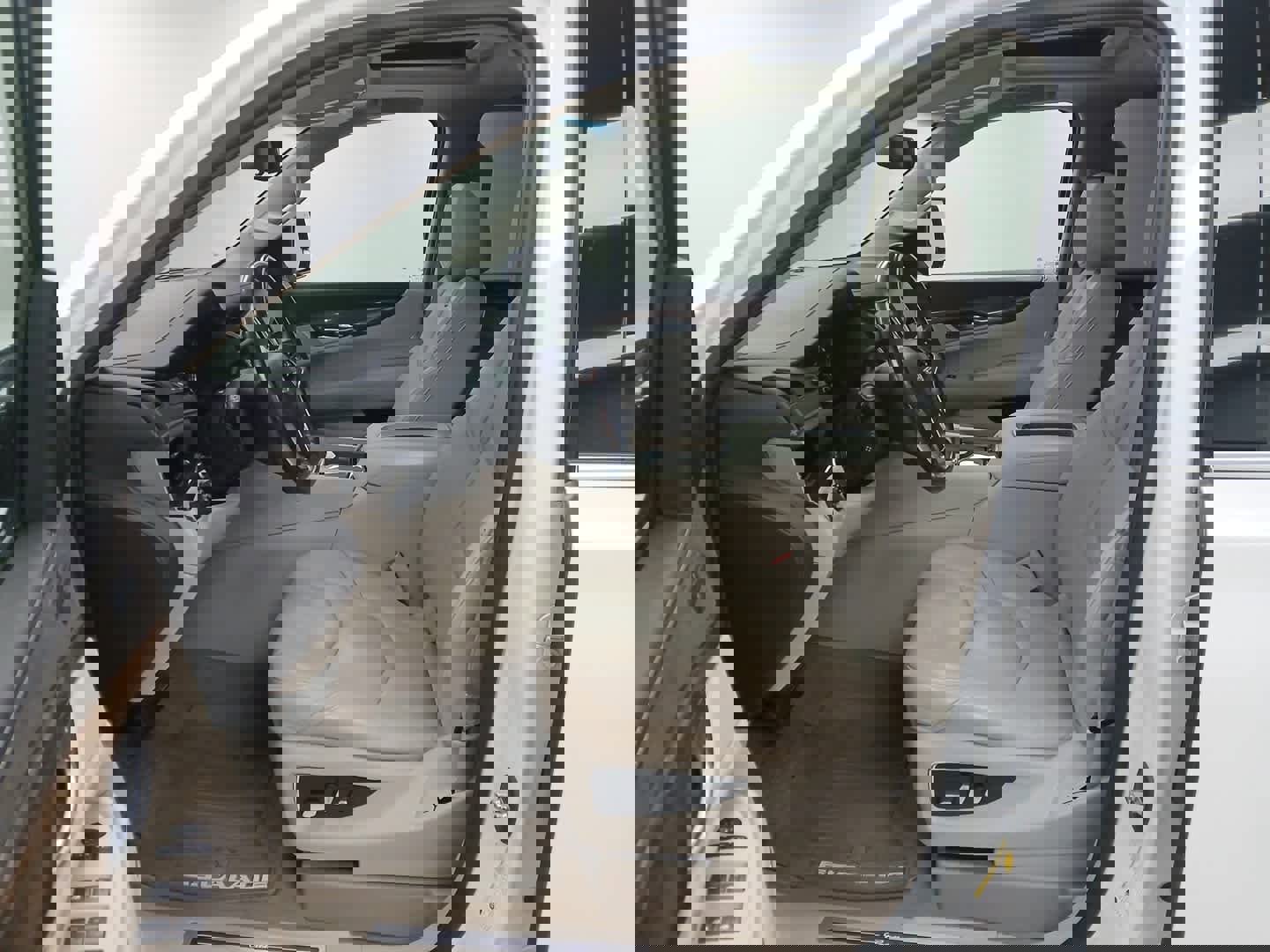 Used 2019 Cadillac Escalade Luxury image 12