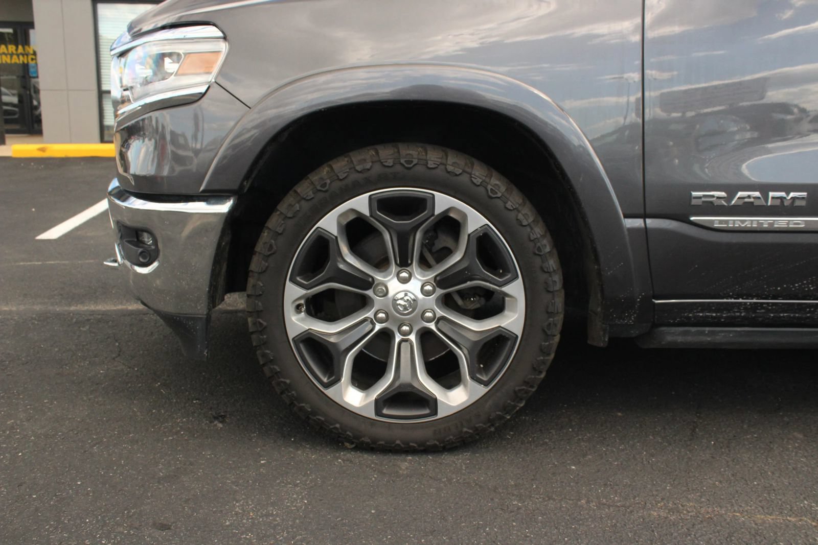 Used 2019 RAM 1500 Limited AWD/4WD image 3