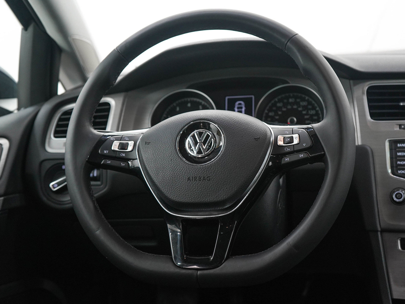 Used 2017 Volkswagen Golf Wolfsburg Edition FWD image 15