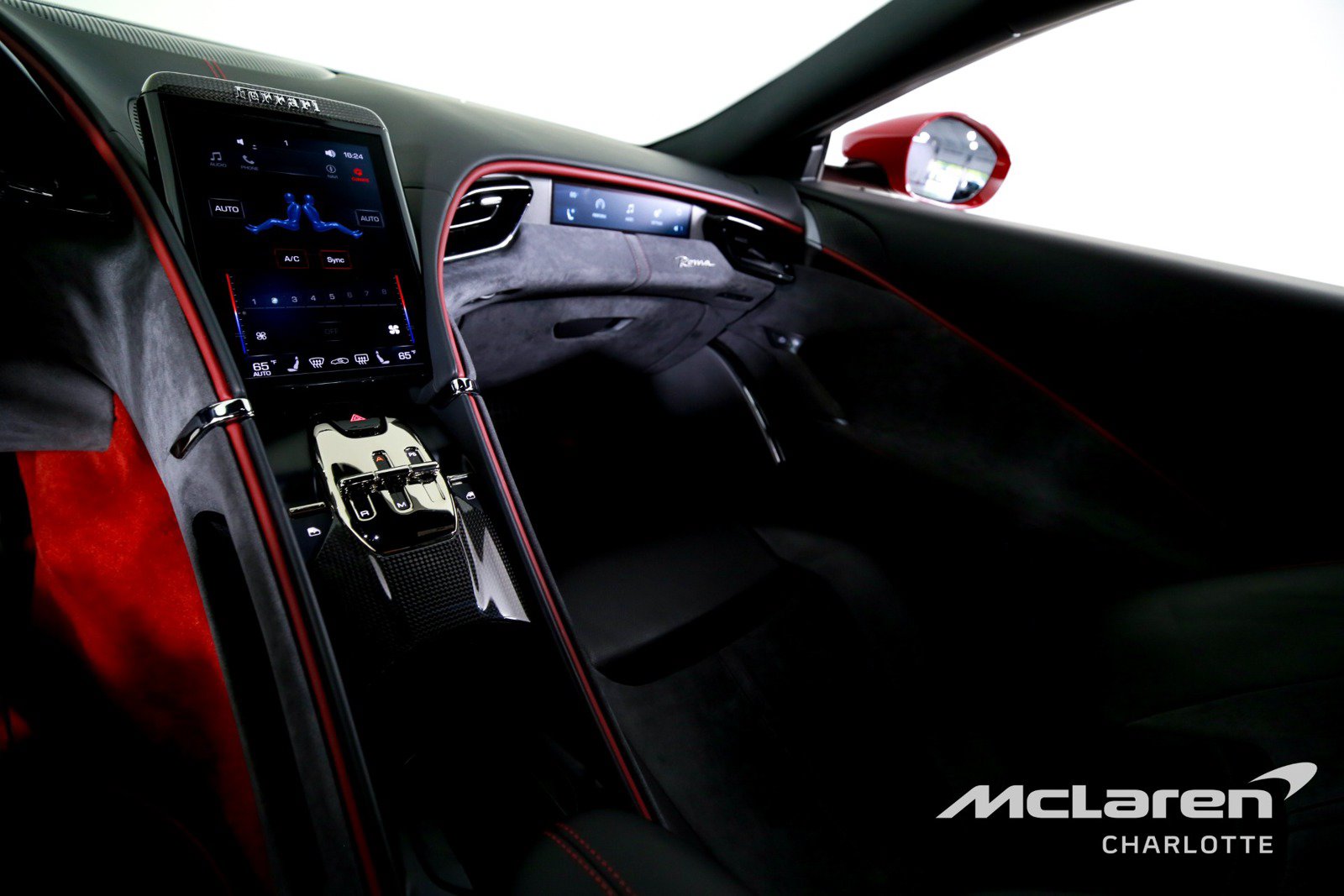 Used 2022 Ferrari Roma RWD image 15