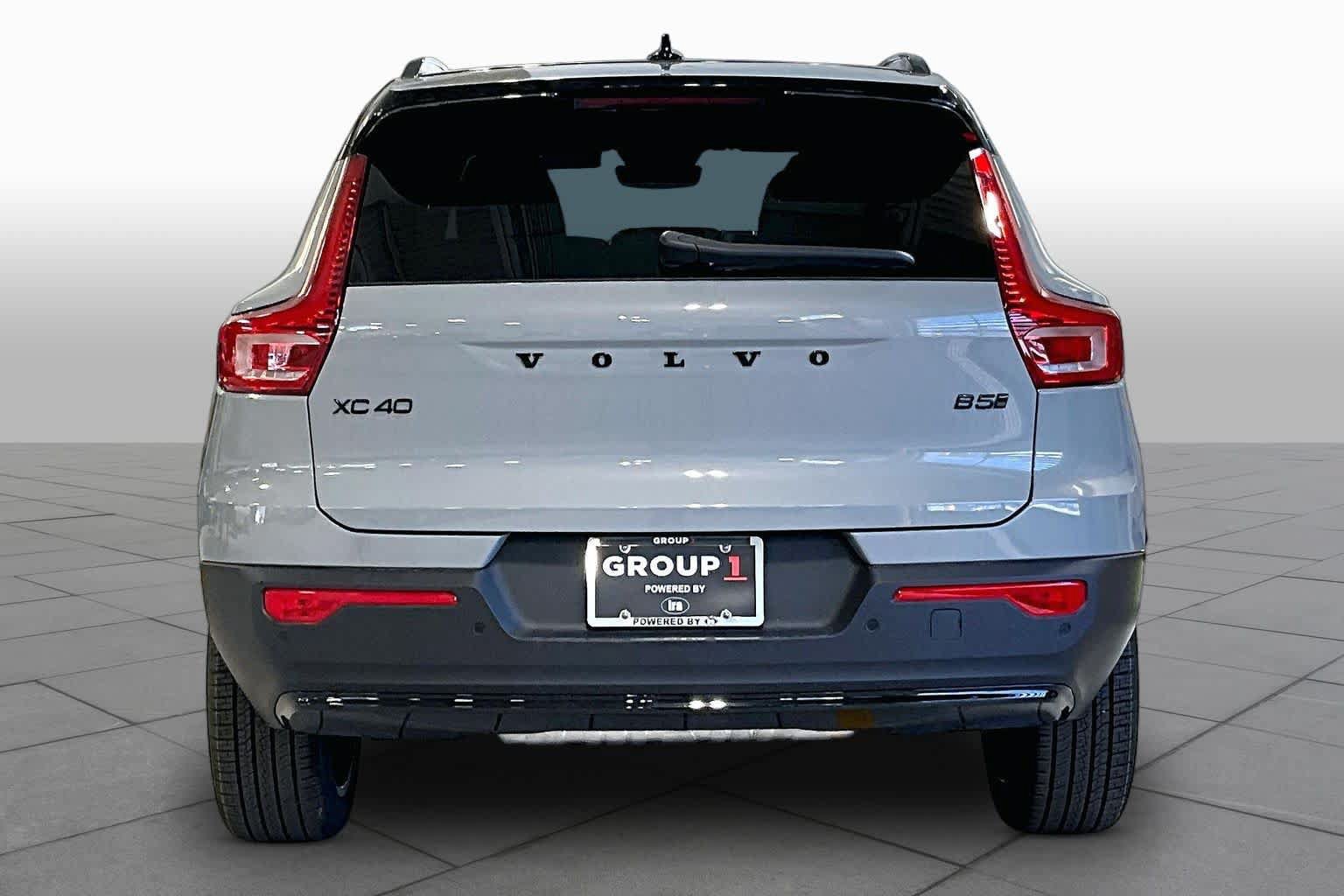 New 2026 Volvo XC40 B5 Ultra w/ Protection Package Premier AWD/4WD image 4