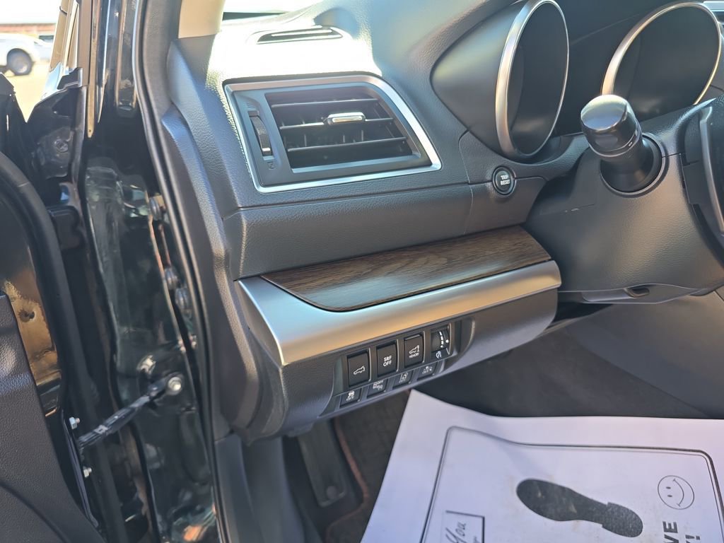 Used 2017 Subaru Outback 3.6R Touring image 16