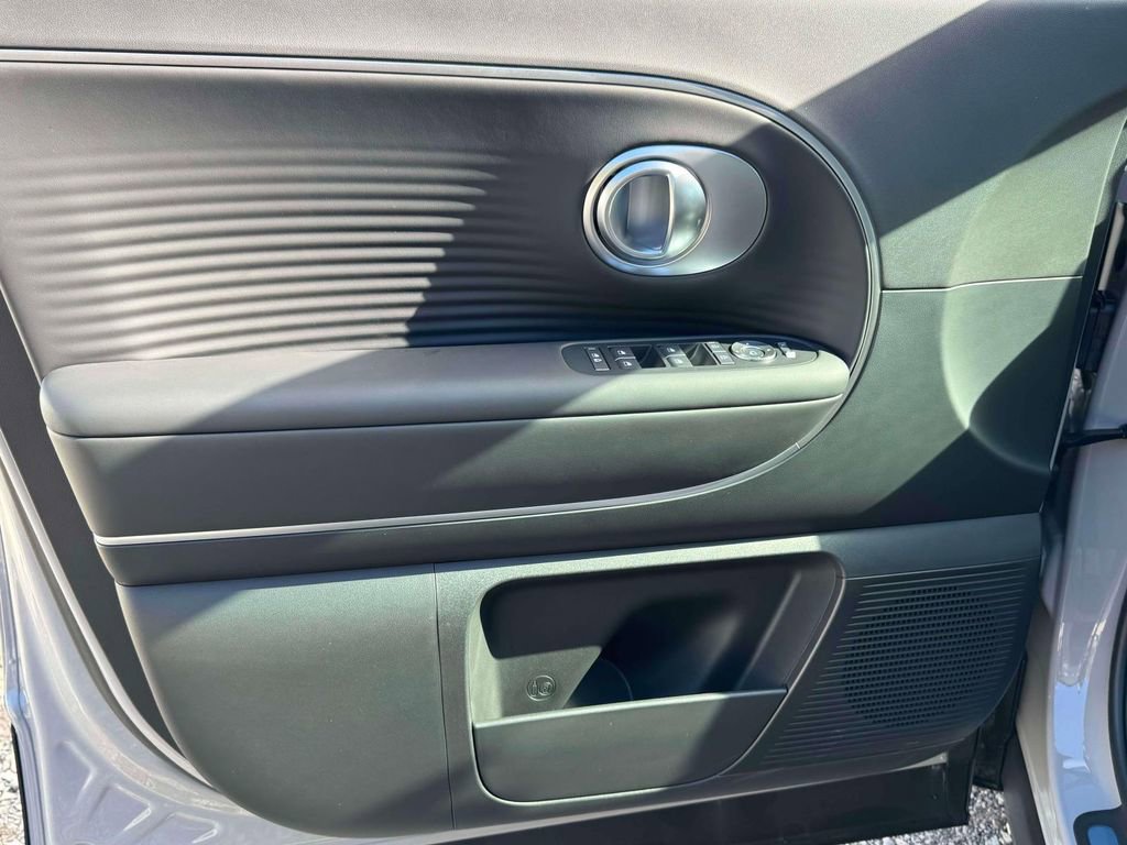 New 2026 Hyundai Ioniq 9 SEL image 16