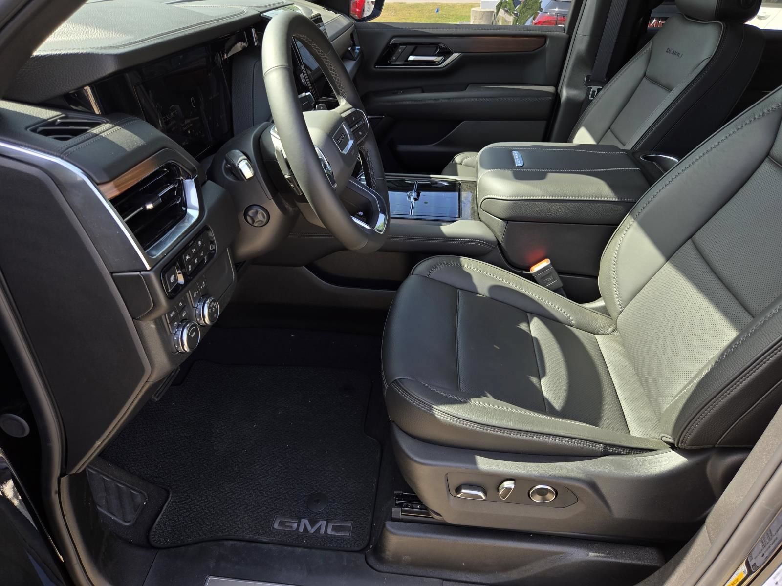 New 2026 GMC Yukon XL Denali w/ Sun & Power Step Package AWD/4WD image 9