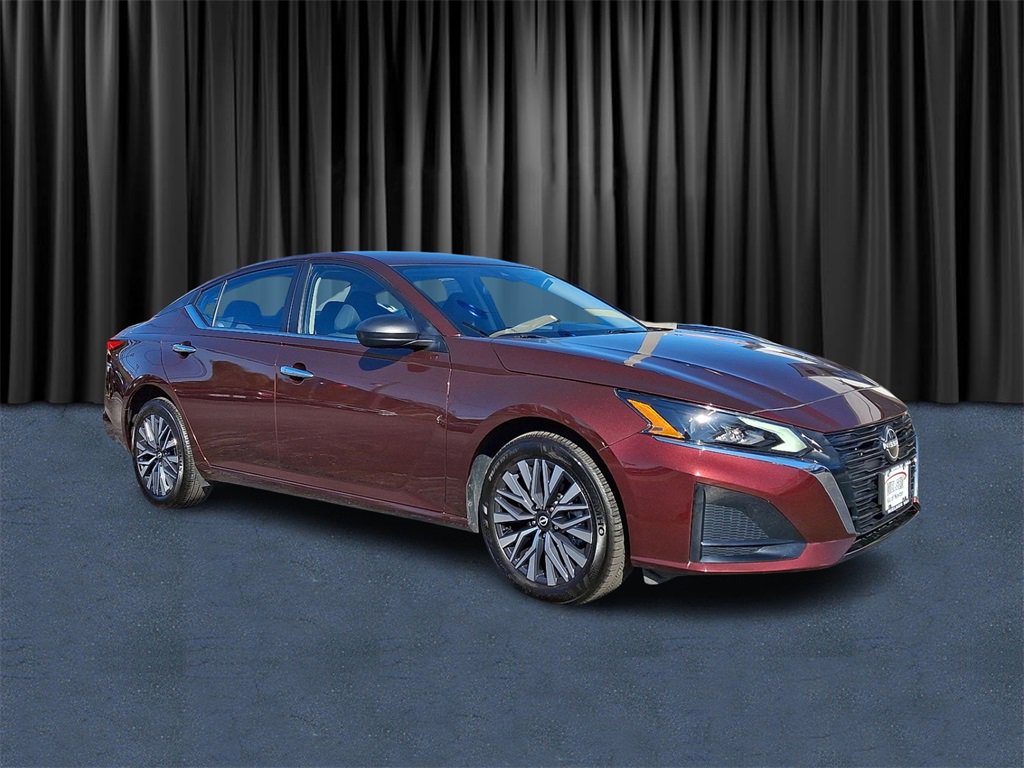 Used 2024 Nissan Altima 2.5 SV