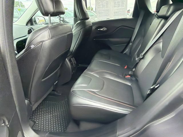 Used 2021 Jeep Cherokee Trailhawk AWD/4WD image 16