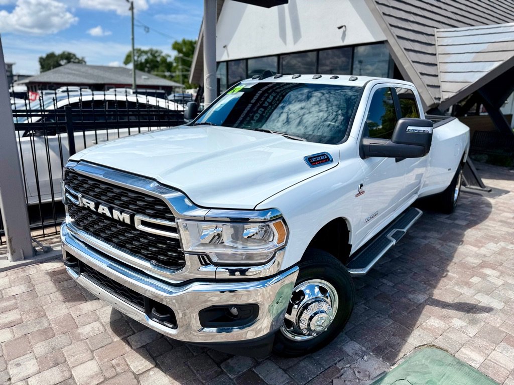 Used 2024 RAM 3500 Big Horn AWD/4WD image 2