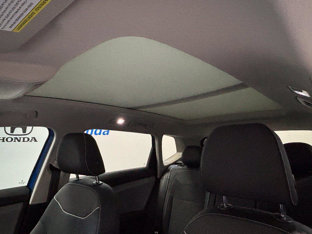 Used 2024 Volkswagen Taos SE w/ Panoramic Sunroof Package AWD/4WD image 23