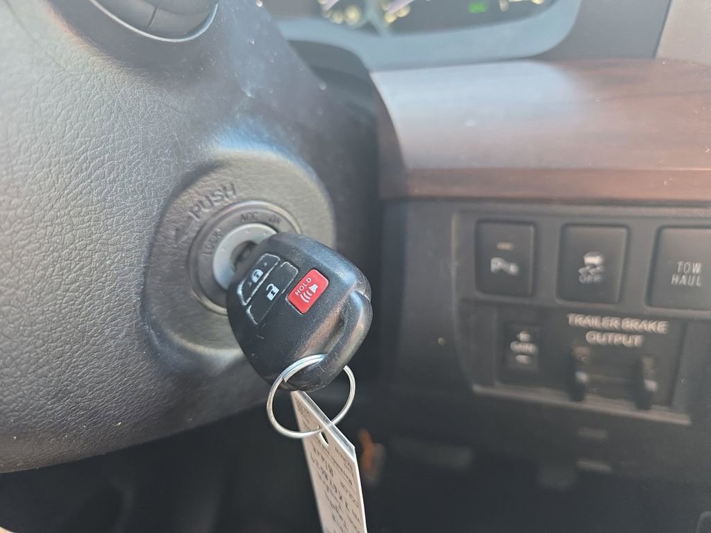 Used 2018 Toyota Tundra Limited w/ Limited Premium Package image 38