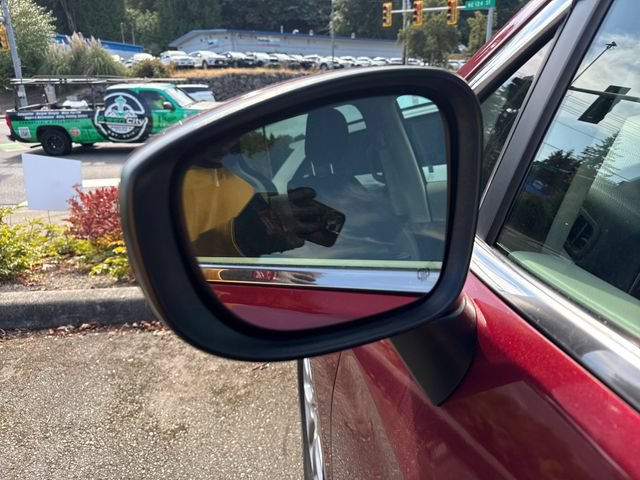 Used 2023 Chrysler Voyager LX FWD image 30