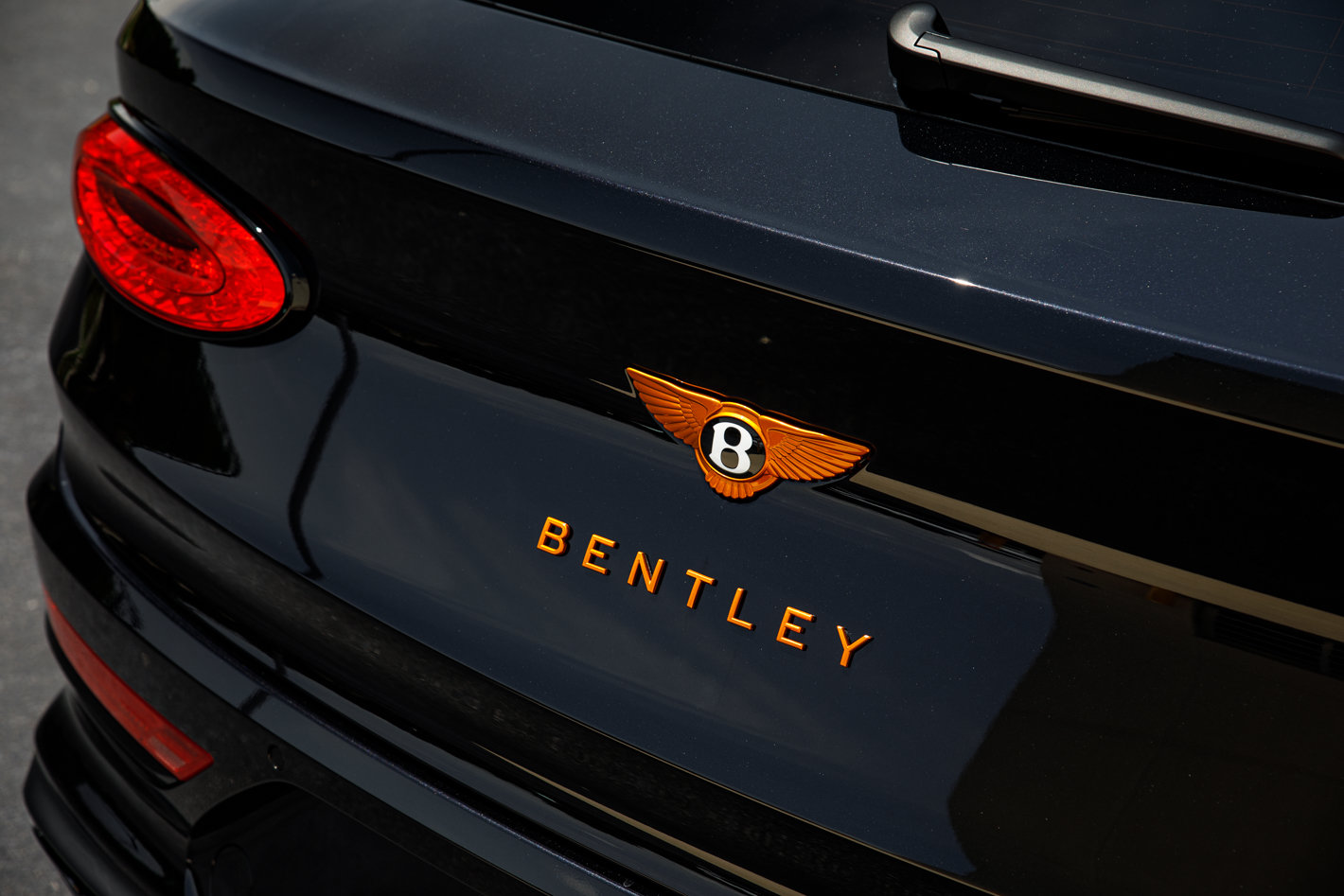 Certified 2023 Bentley Bentayga Extended Wheelbase AWD/4WD image 12