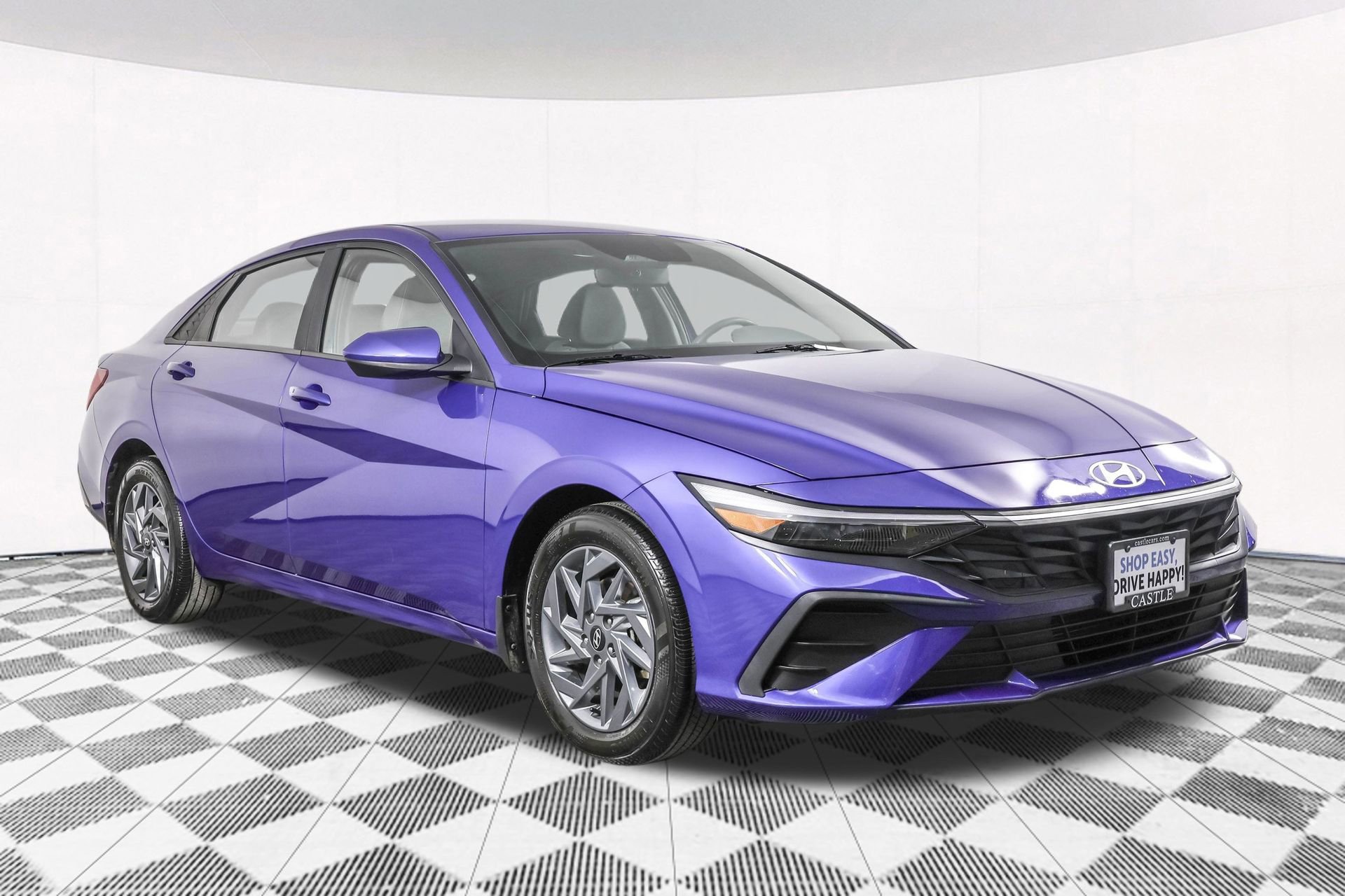 Used 2024 Hyundai Elantra SEL image 11