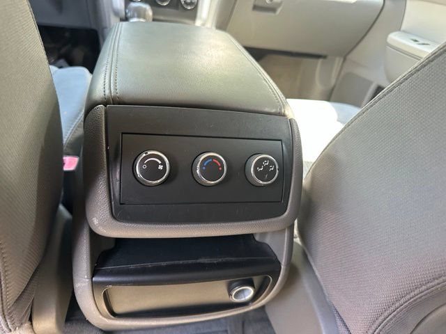 Used 2011 Chevrolet Traverse LT w/ Personal Connectivity Package AWD/4WD image 21