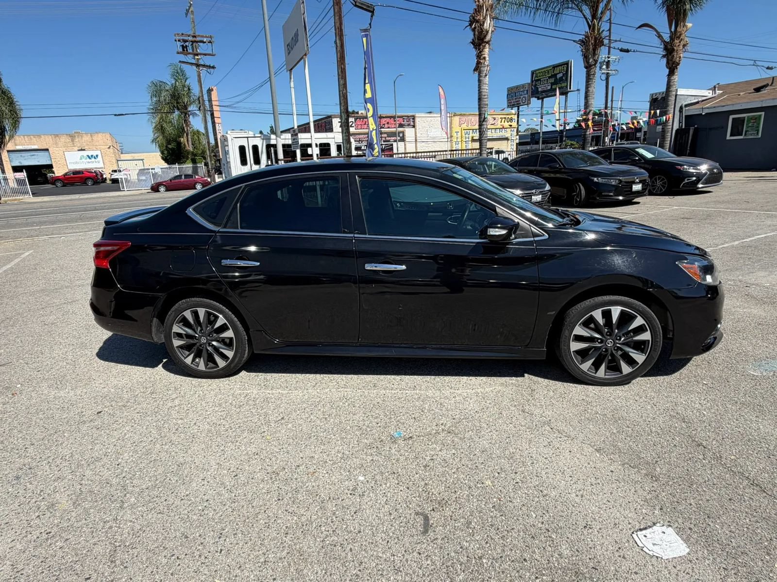 Used 2019 Nissan Sentra SR FWD image 4