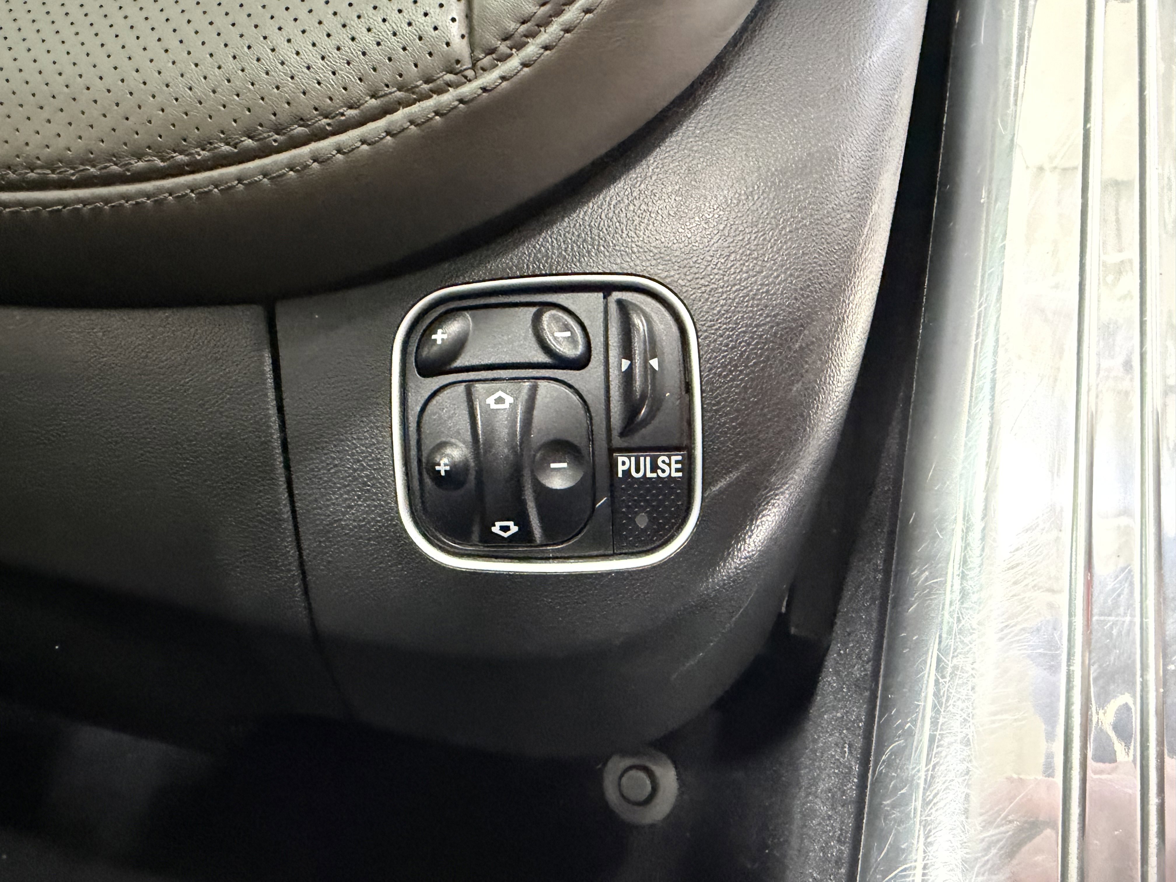 Used 2007 Mercedes-Benz SL 550 image 18