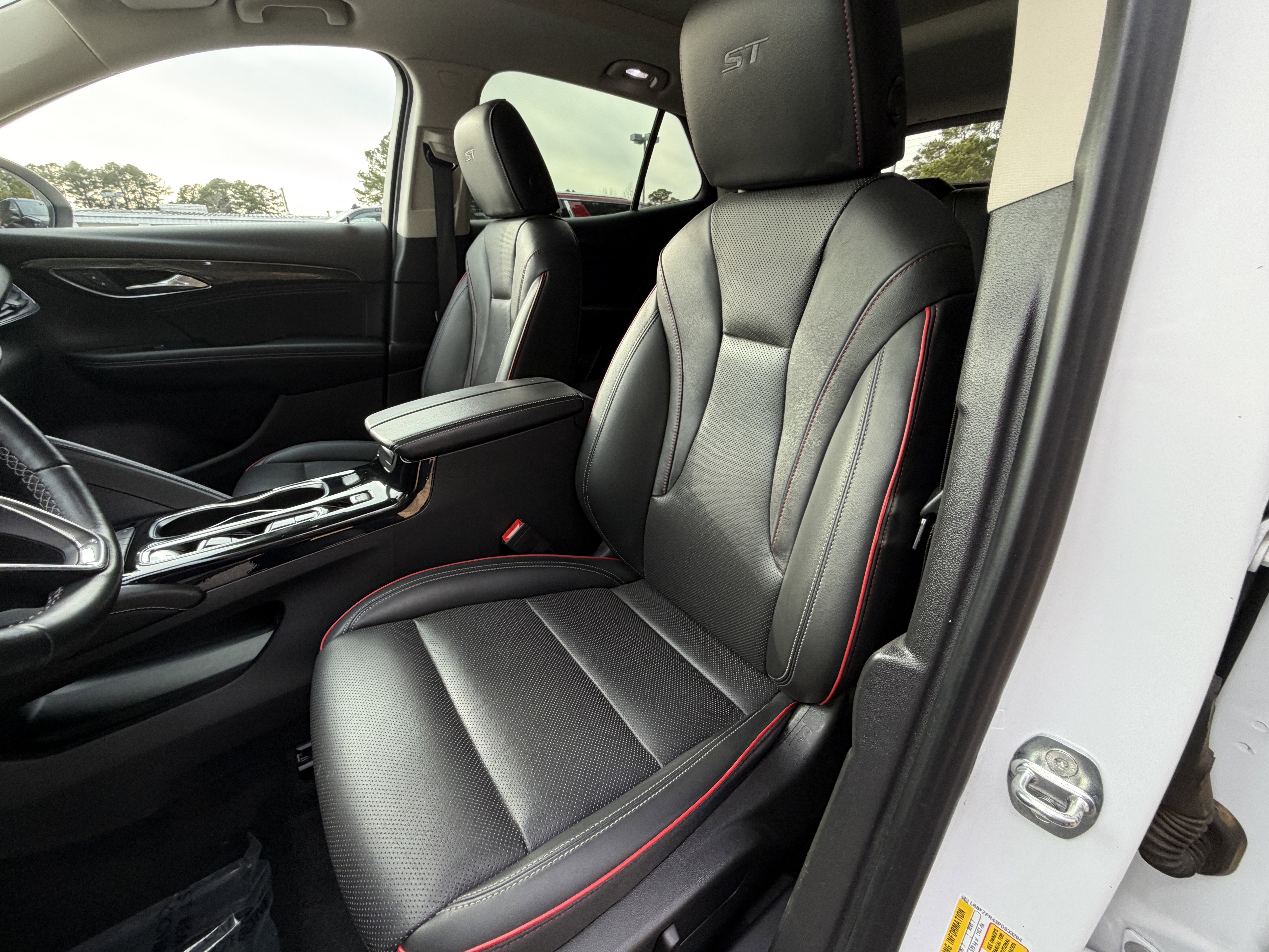 Used 2023 Buick Envision Essence w/ Sport Touring Package image 16