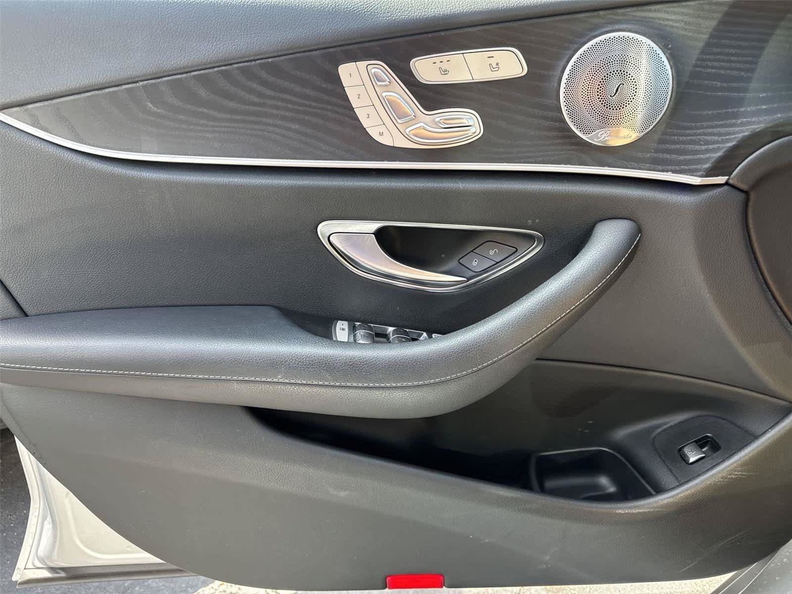 Used 2019 Mercedes-Benz E 300 4MATIC image 32