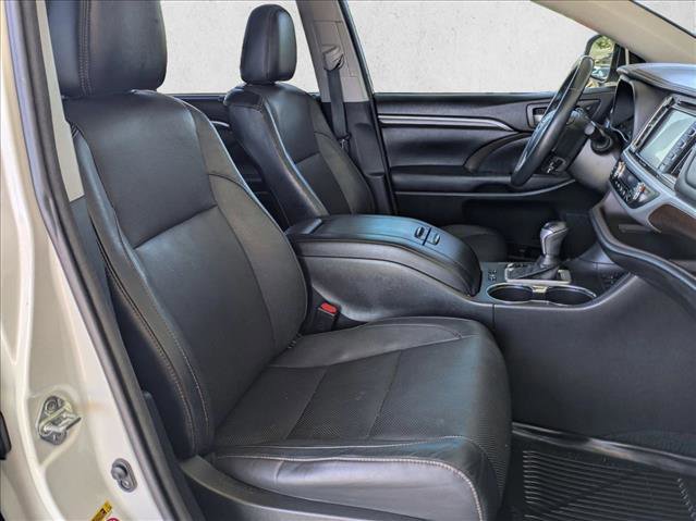 Used 2016 Toyota Highlander Limited image 23