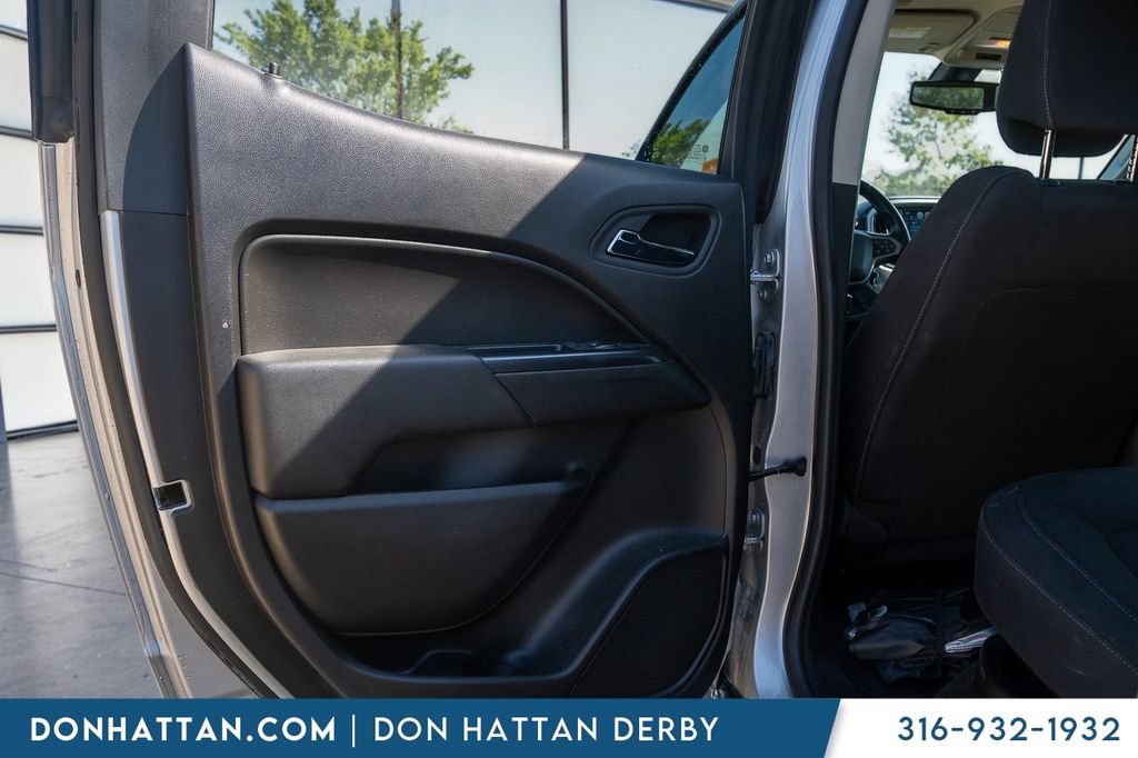Used 2017 Chevrolet Colorado LT w/ LT Convenience Package RWD image 14