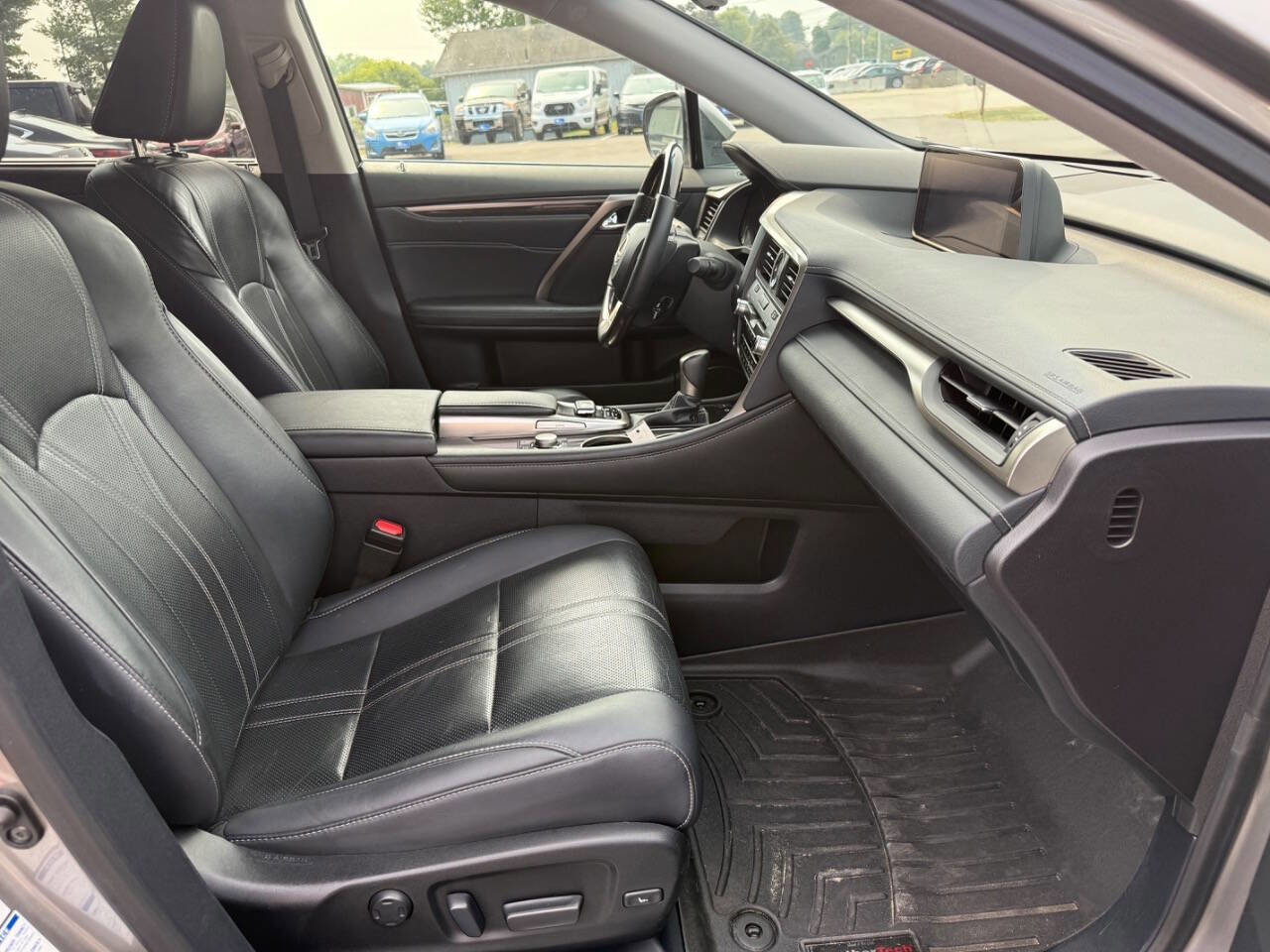 Used 2017 Lexus RX 450h AWD image 16