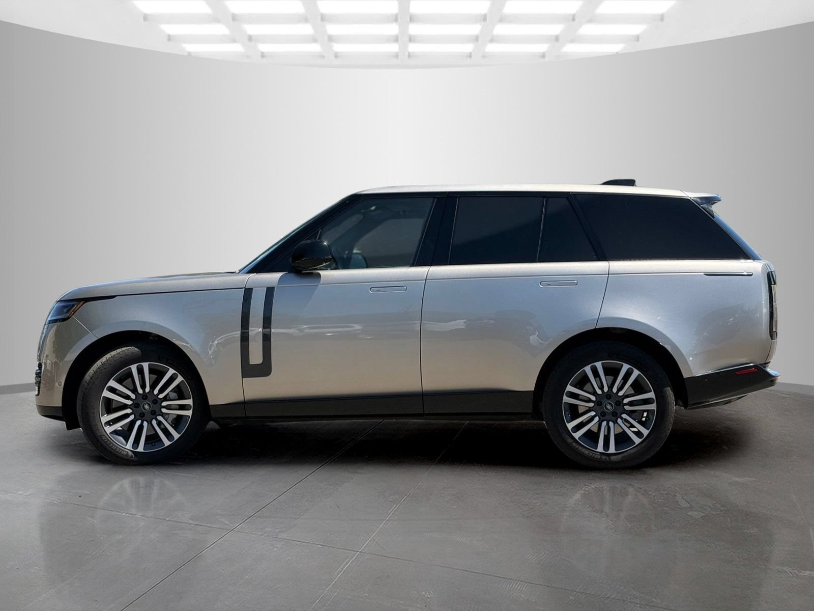 Used 2024 Land Rover Range Rover SE AWD/4WD image 8