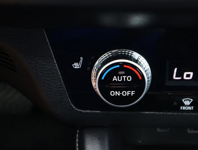 Used 2024 Mitsubishi Outlander SE Black Edition FWD image 26