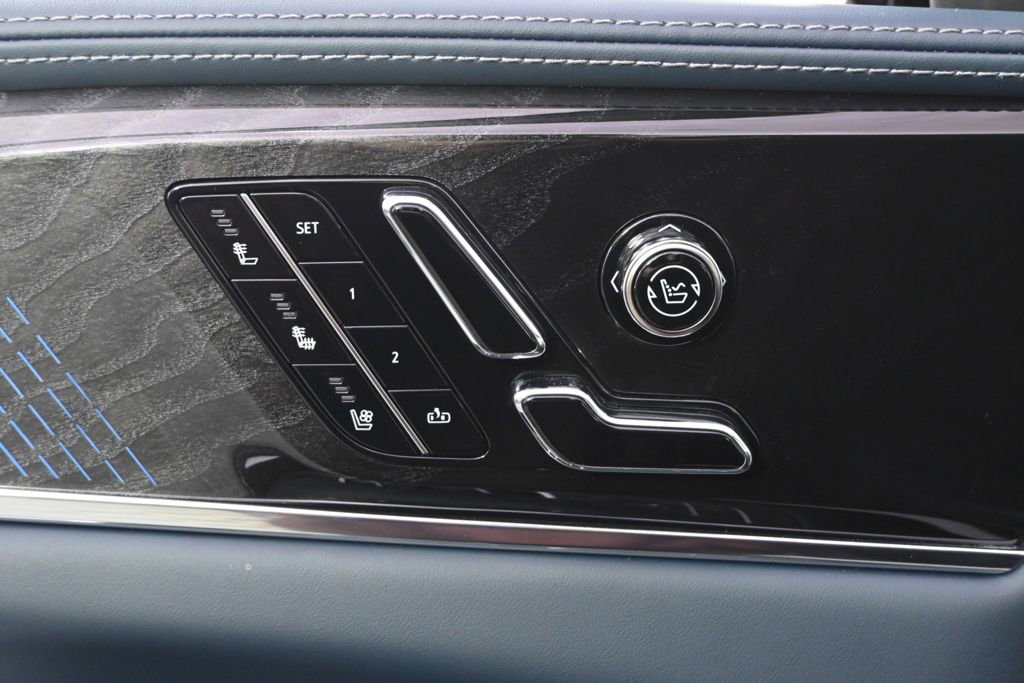 New 2025 Cadillac Escalade IQ Luxury 2 AWD/4WD image 14