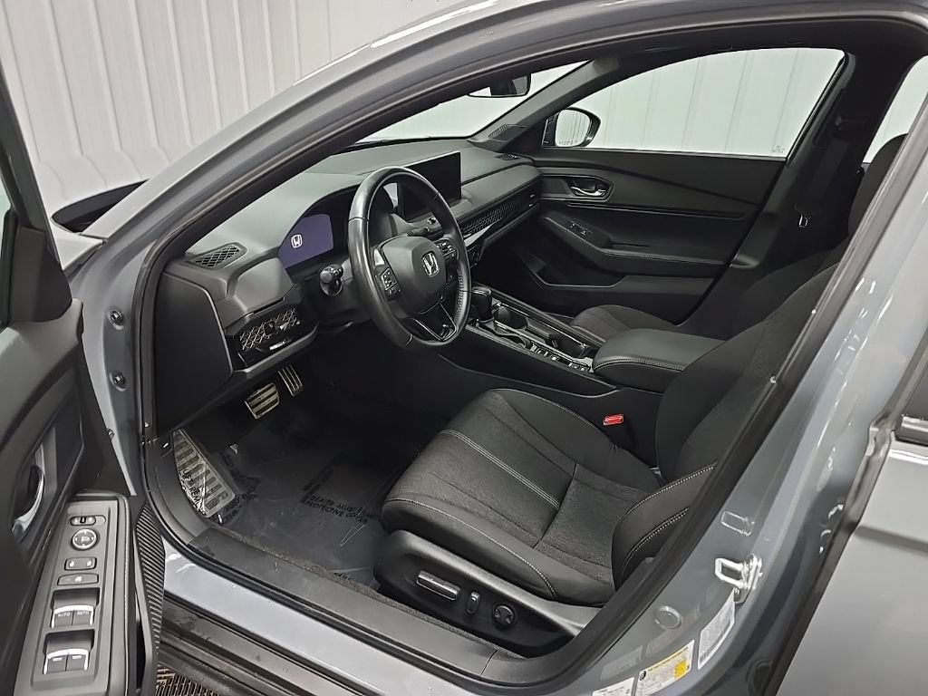Used 2023 Honda Accord Sport image 29